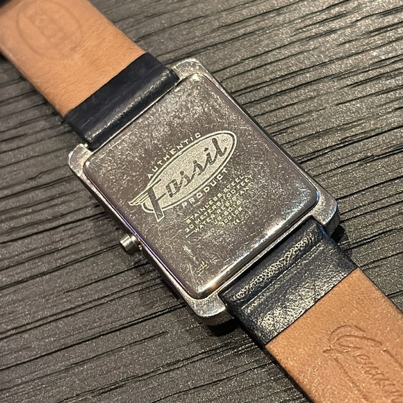 Fossil Women’s JR-8015 American Flag Comes with original fossil leather band - Picture 4 of 4